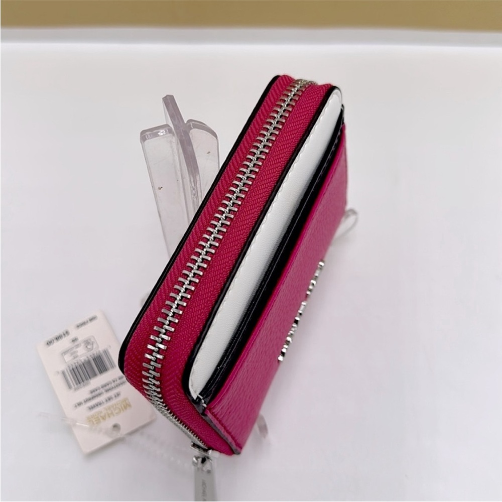 Michael Kors Jet Set Travel Medium Color-Block Wallet
DRAGONFRUIT MULTI
NWT - Picture 3 of 12